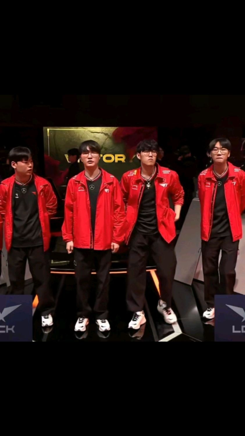 电竞世界杯：有惊无险，T1三局击败MKOI，晋级四强！(电竞世界杯newbee)