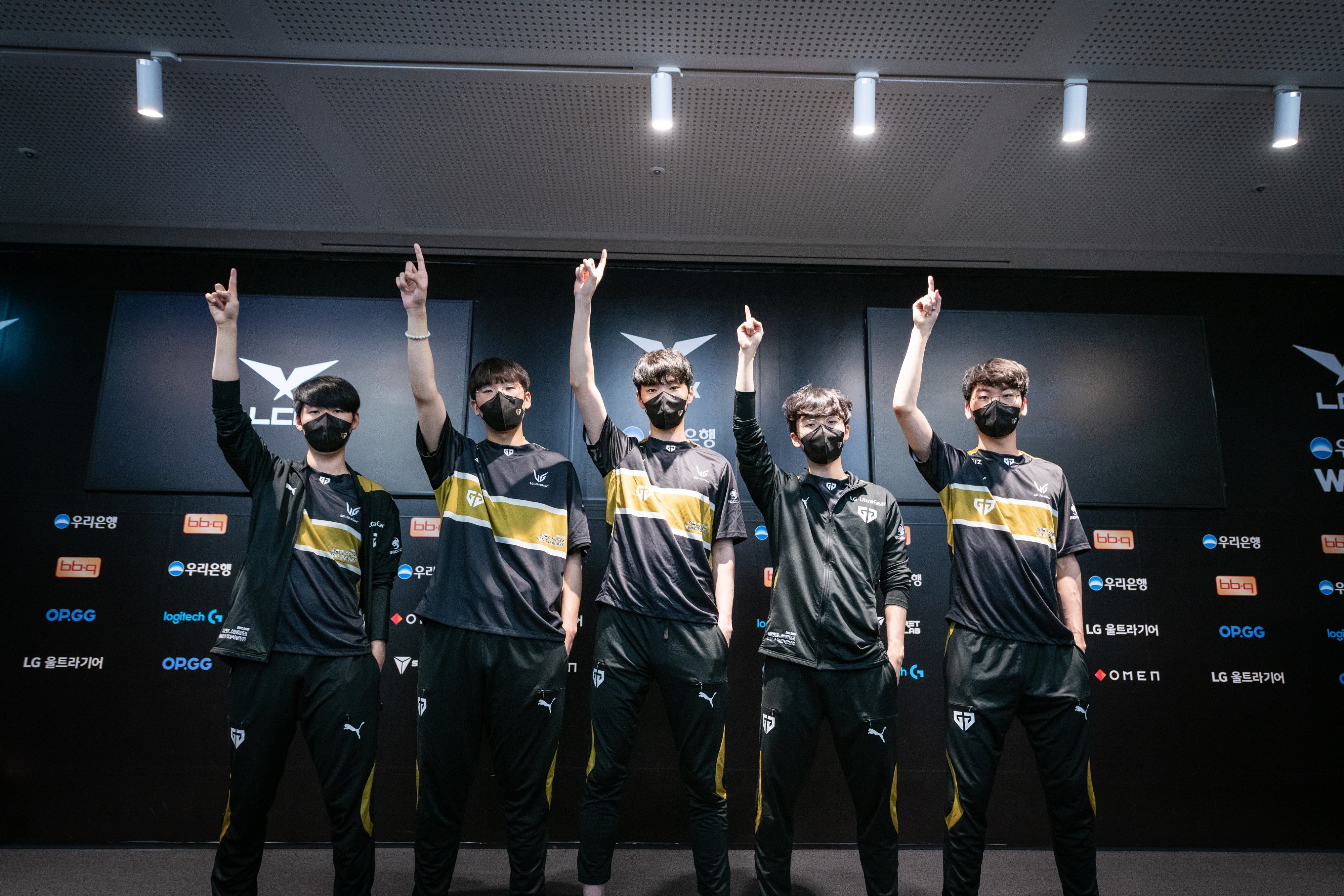 电竞世界杯：FLY击溃FRU，晋级八强，Bwipo再战GEN(2025世界杯赛程)