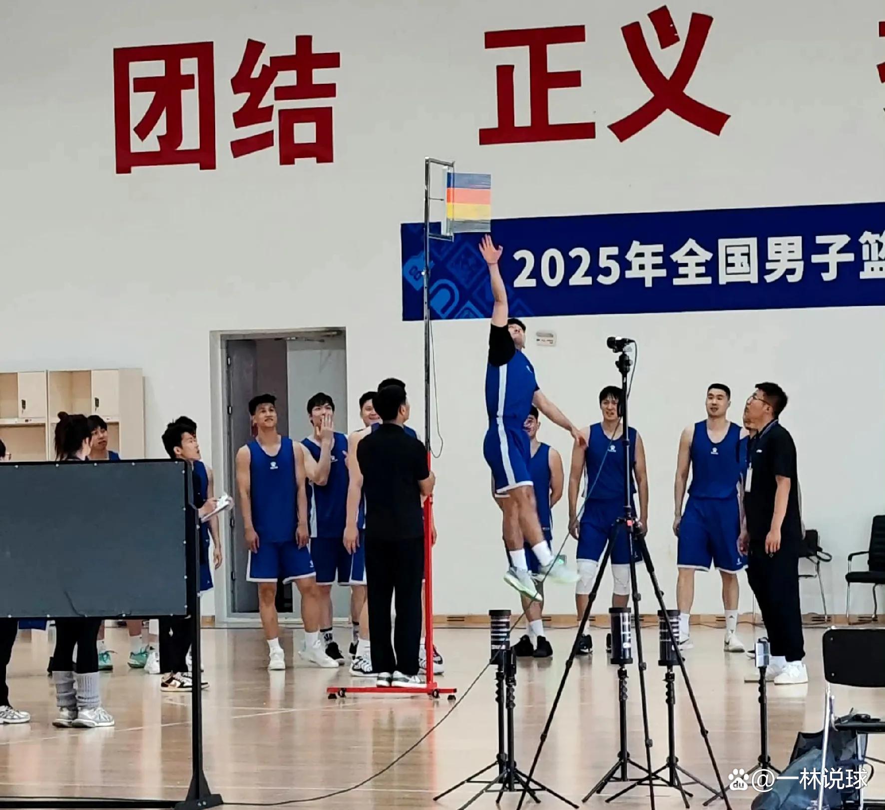 开云体育app-包含CBA俱乐部杯扩军！赛程冲突+奖金未定，NBL哪来的动力当陪练？的词条