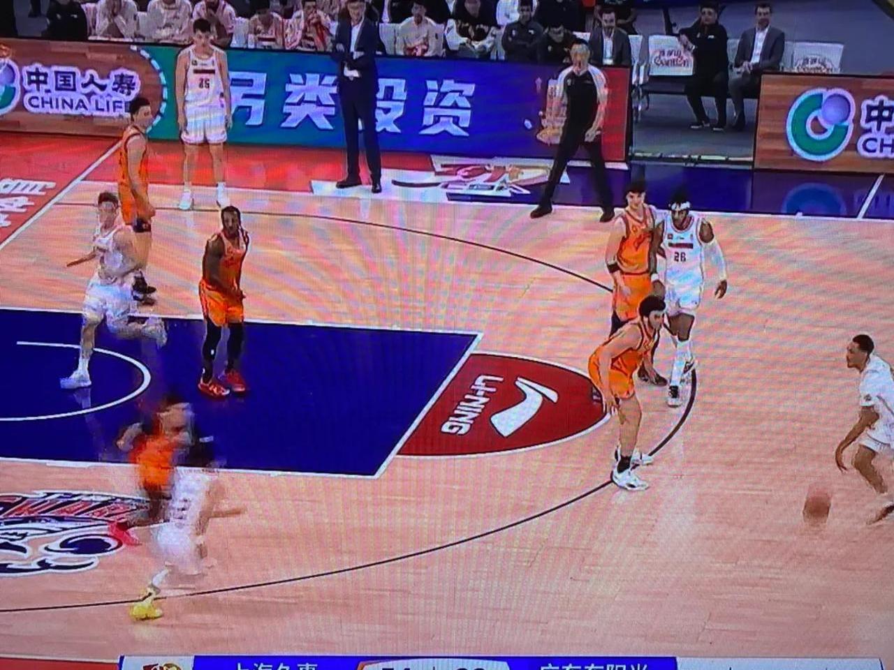 合同正式到期！广东防守大闸或被杜锋放弃，下赛季有望重(两改三不拆是什么意思)