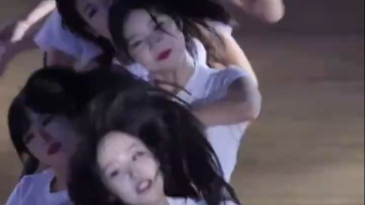 开云体育官网-韩国篮球联赛日常啦啦队表演，蓝裙啦啦操燃爆全场(篮球赛回放完整版)