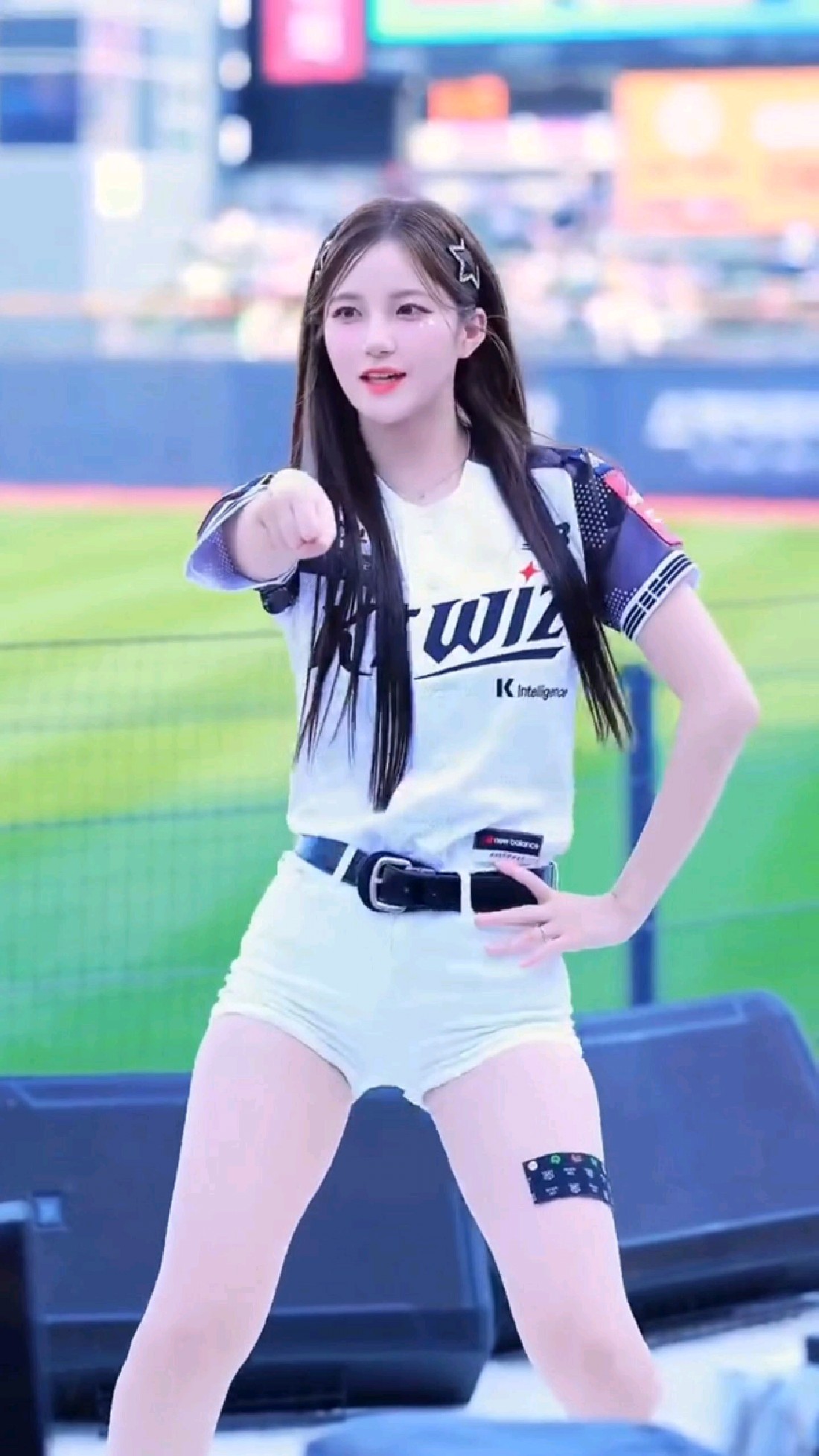 韩国篮球联赛日常啦啦队表演，蓝裙啦啦操燃爆全场(篮球赛回放完整版)